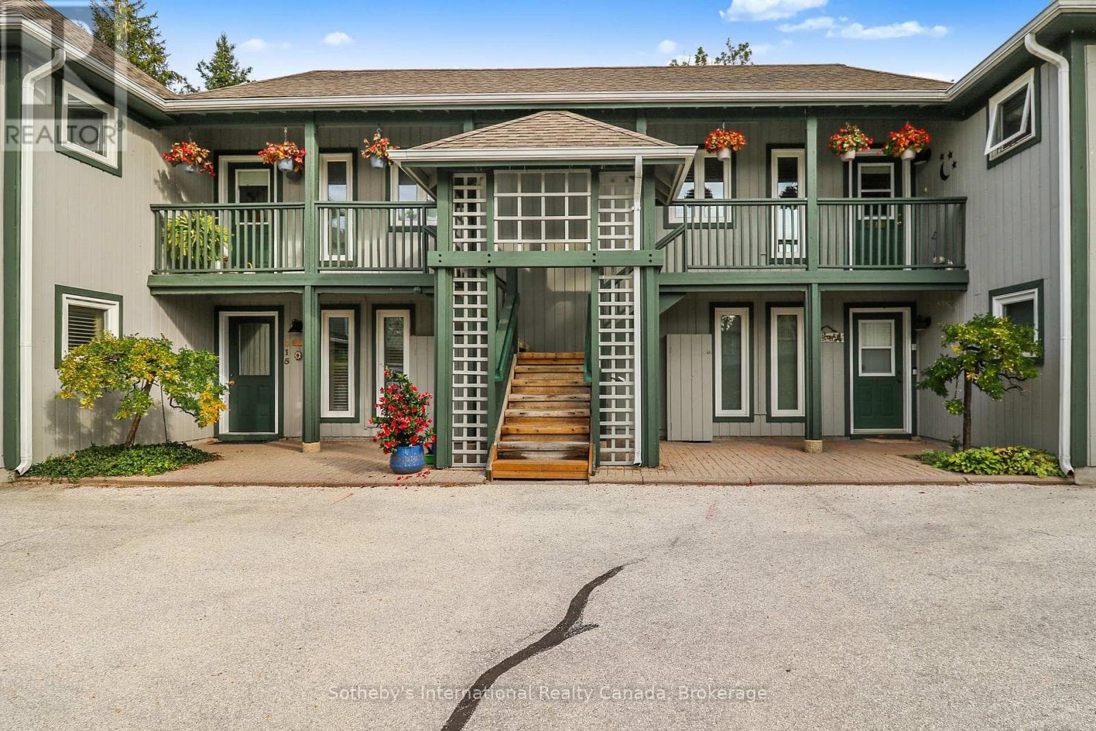 318 MARINERS WAY in