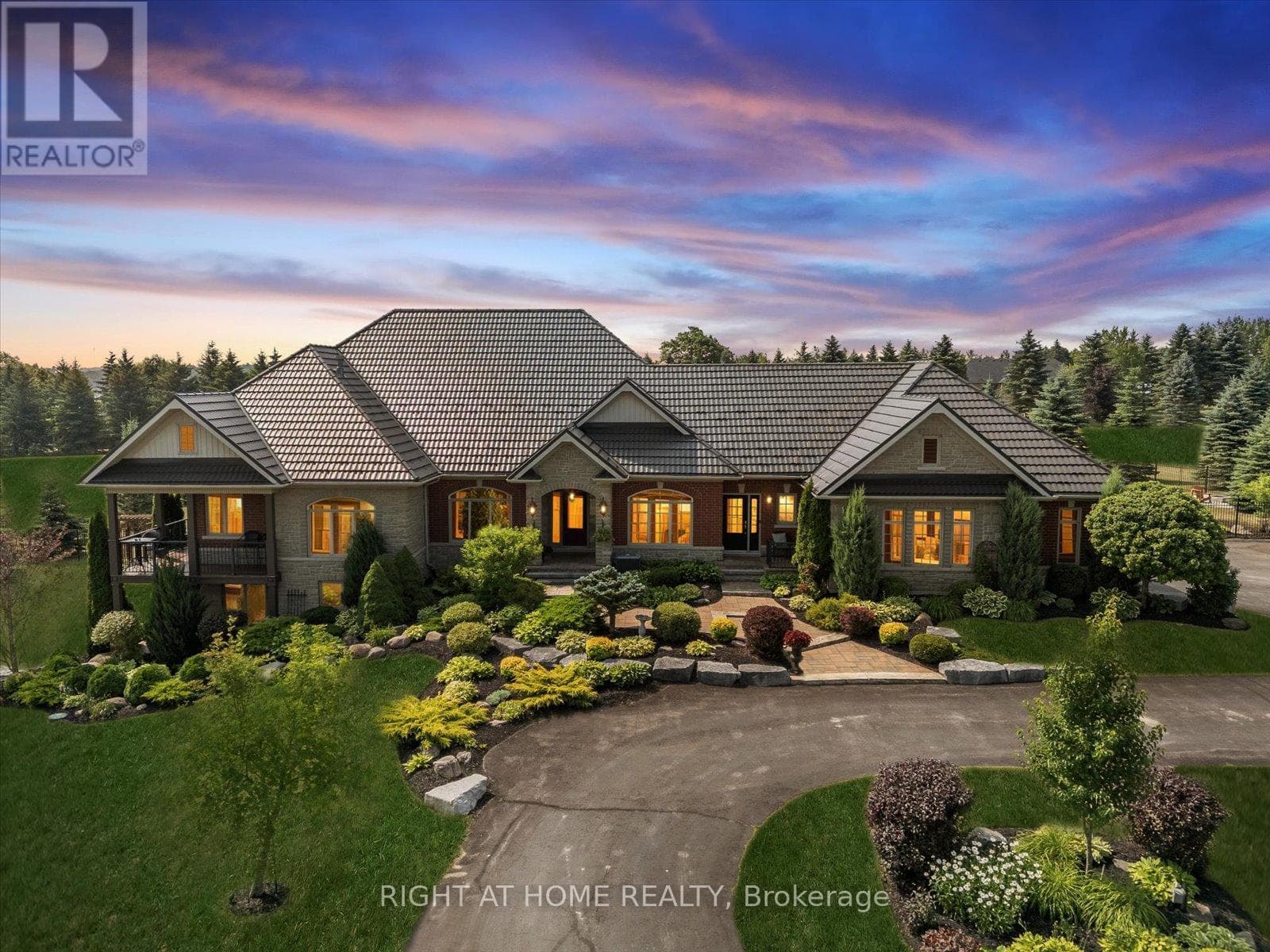 7 CLYDE COURT in