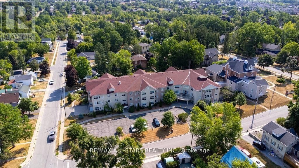 106 - 8 HURON STREET in Lindsay