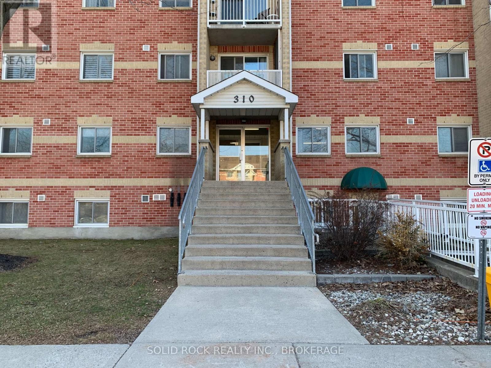 213 - 310 KINGSDALE AVENUE in Gardiners / Meadowbrook