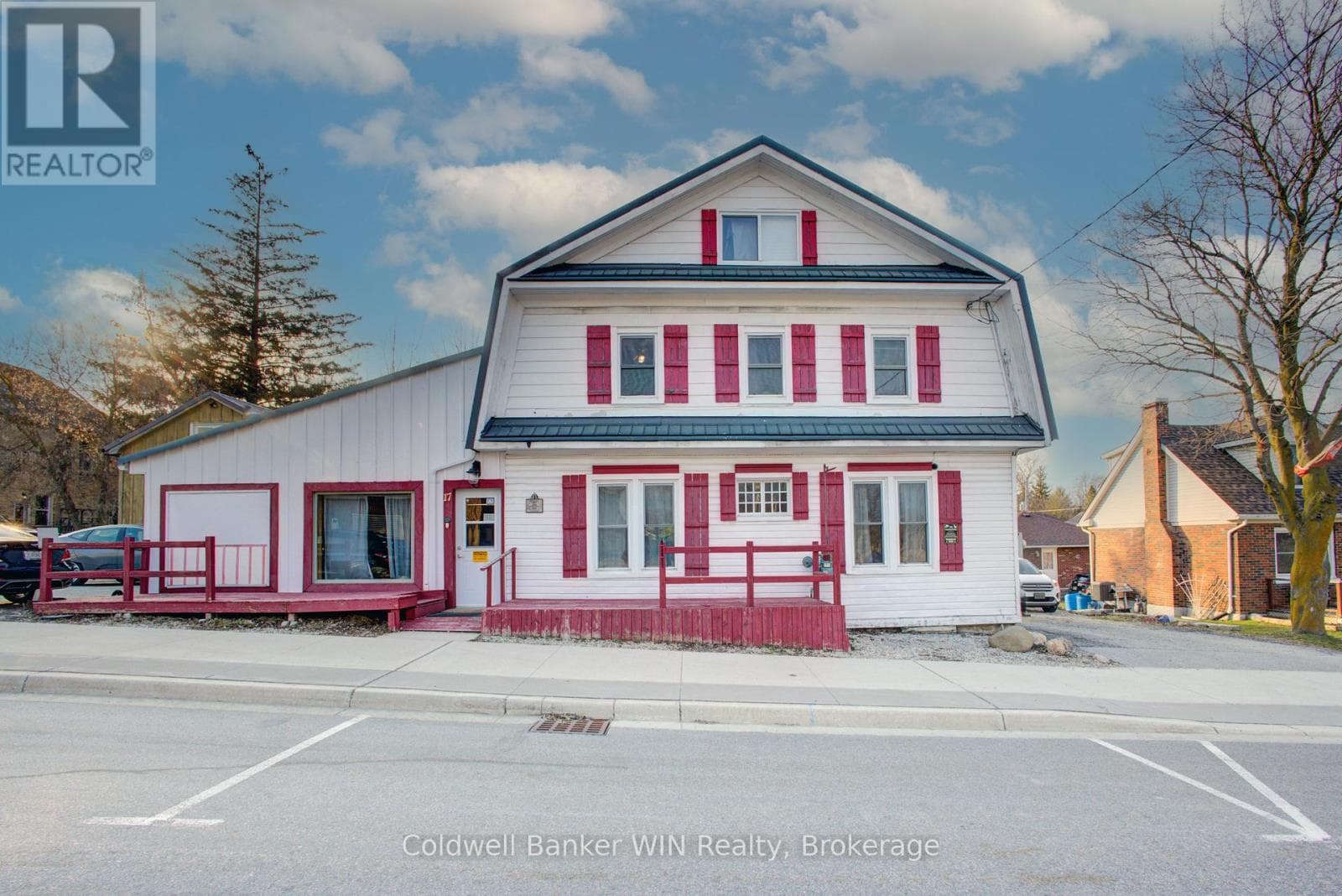 17 ARTHUR STREET E in