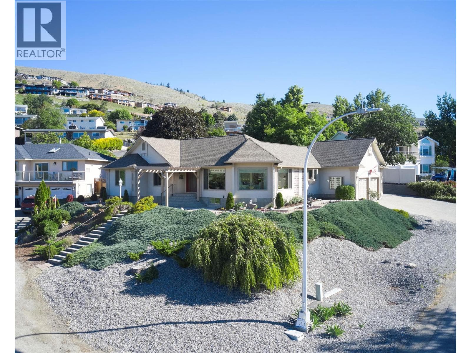7020 LAKERIDGE DRIVE in