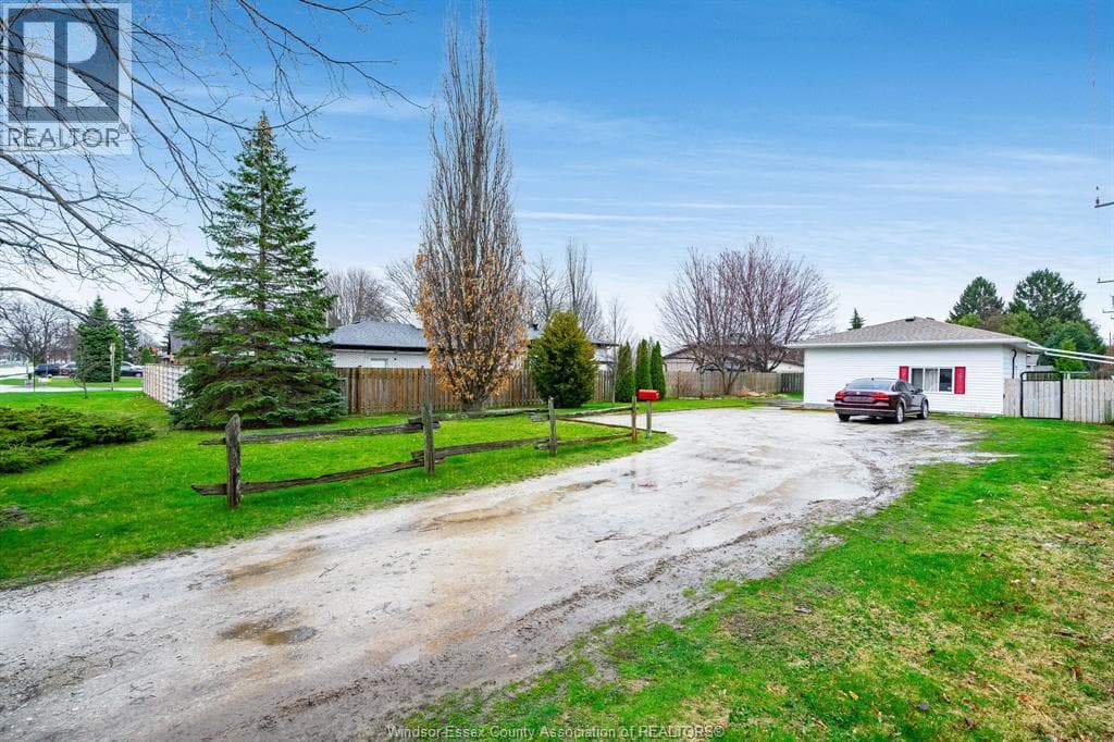 402 Oak STREET East in