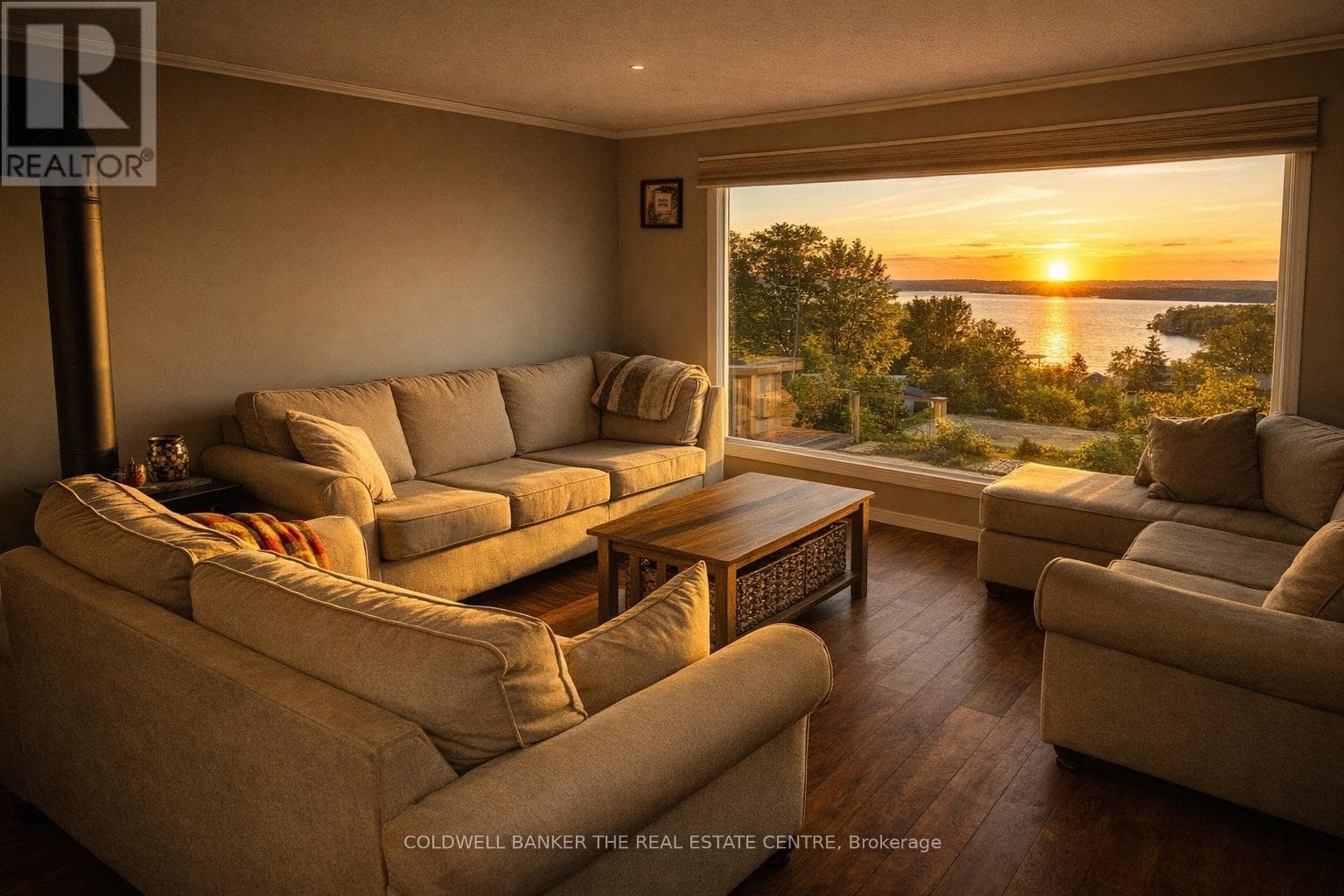 426 SUNSET CRESCENT in