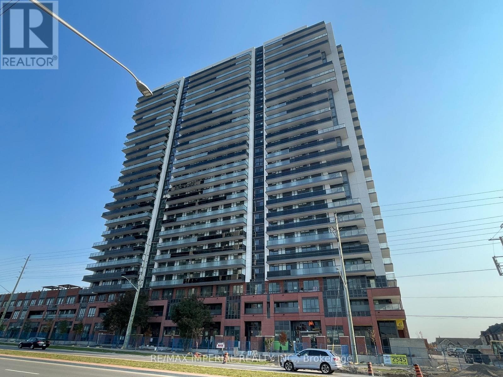 808 - 2545 SIMCOE STREET N in WINDFIELDS