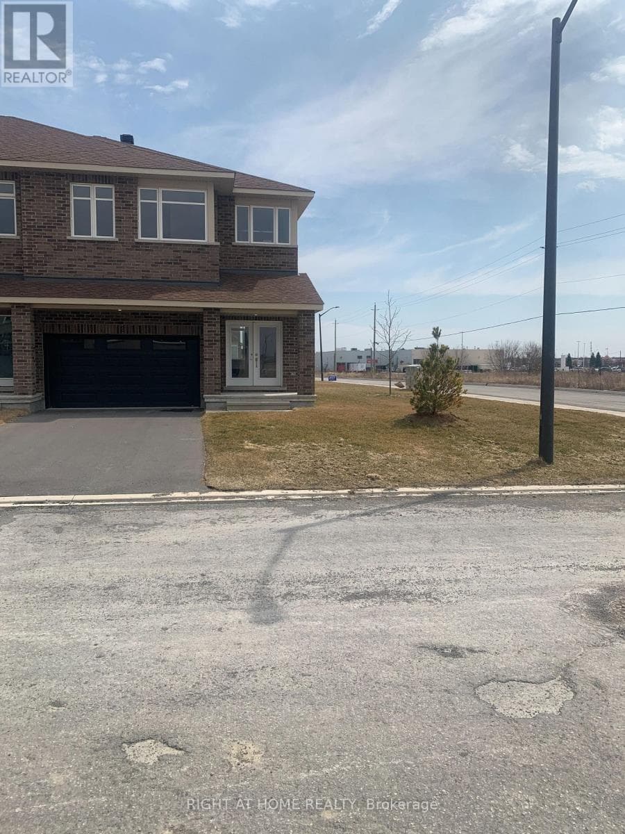 2 WYLIE WAY in