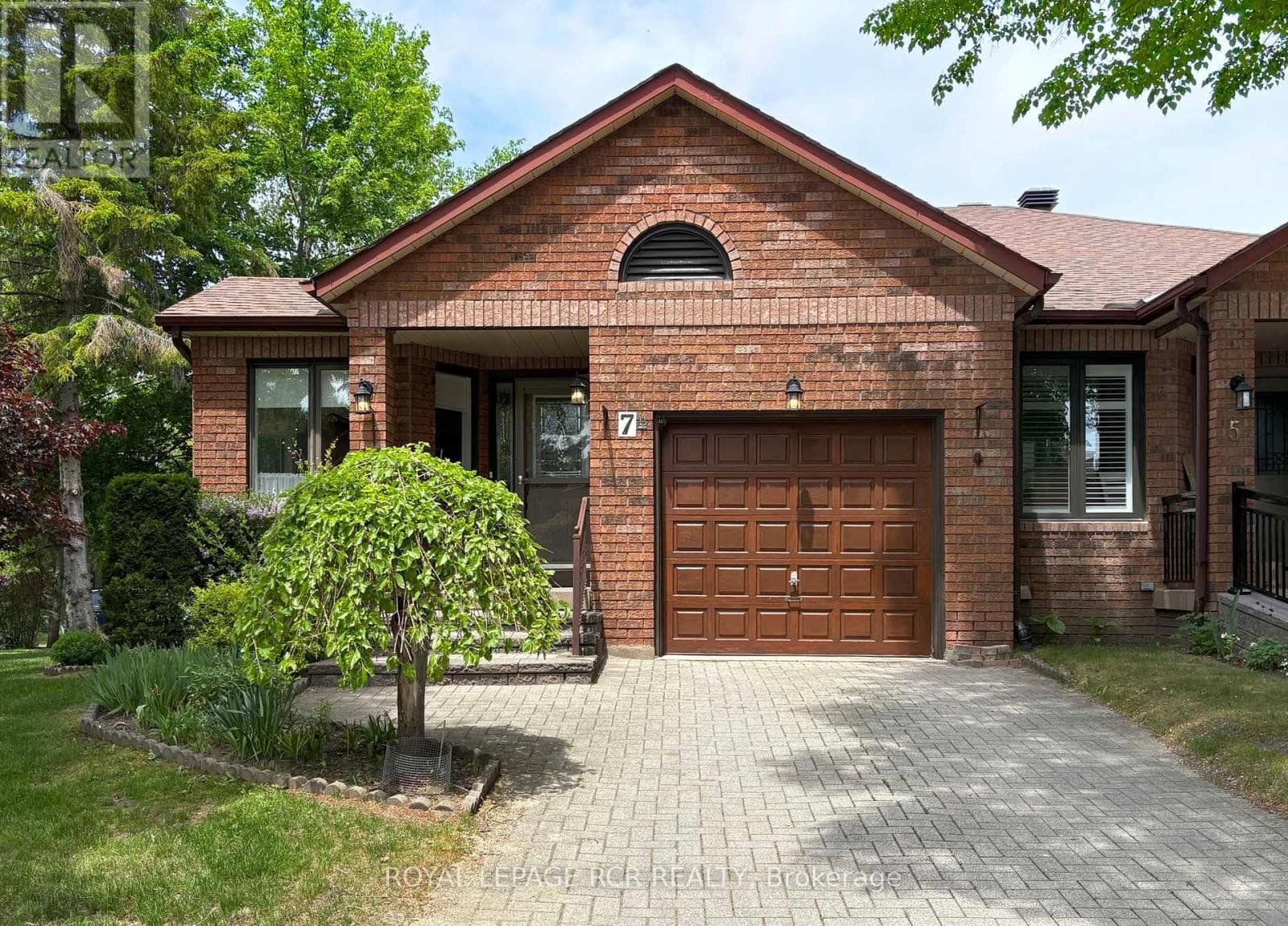 7 GLEN EDEN WAY in