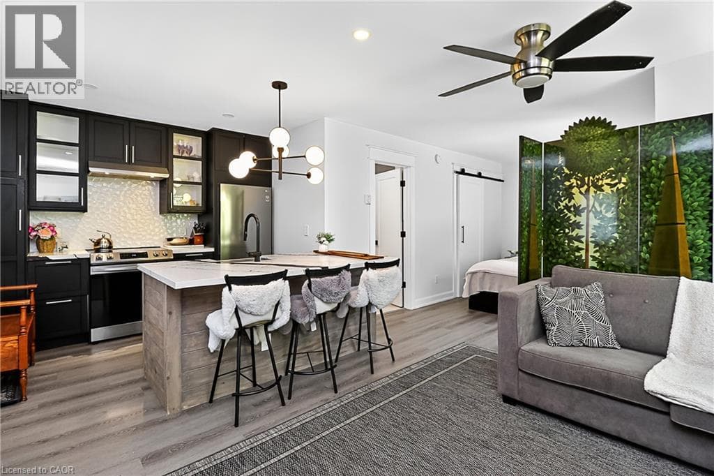 15 DAWSON DRIVE UNIT 3 in