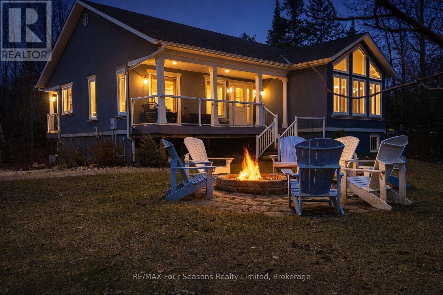 37 SILVER LAKE CRESCENT in