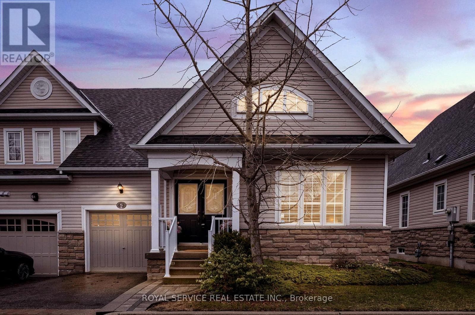 5 - 350 LAKEBREEZE DRIVE in Port Newcastle
