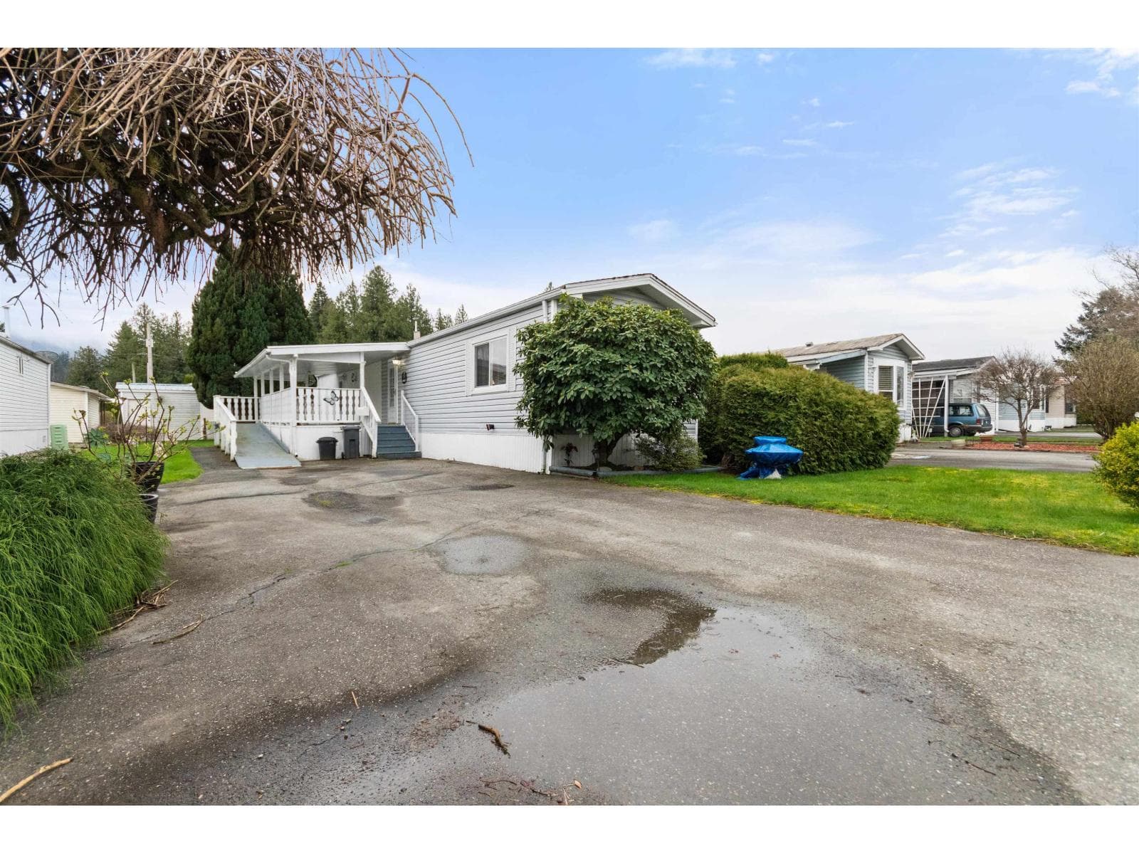 81 6035 VEDDER ROAD, Sardis South in