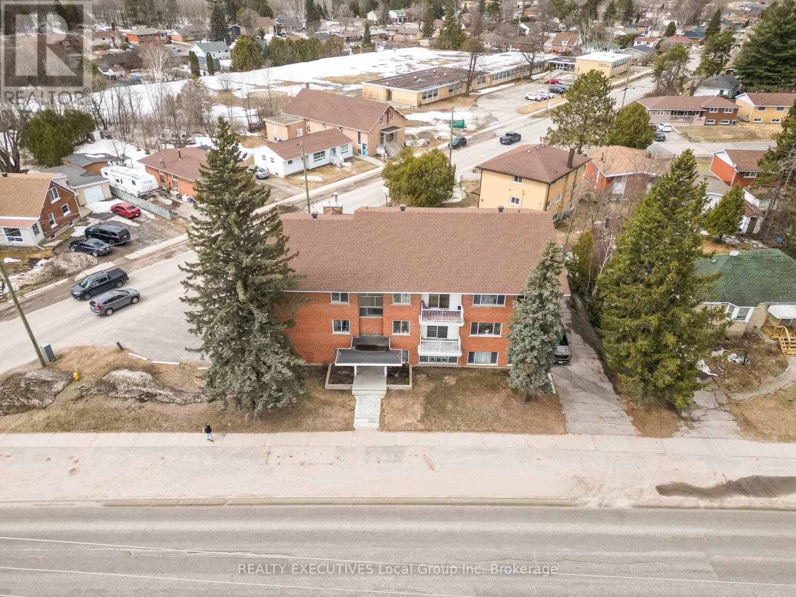 5 - 2418 TROUT LAKE ROAD in