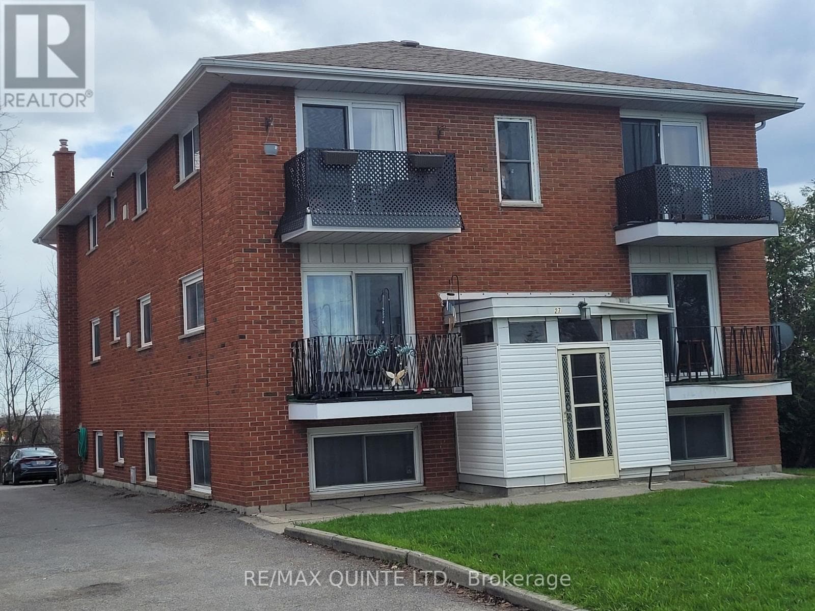 27 KING GEORGE SQUARE in