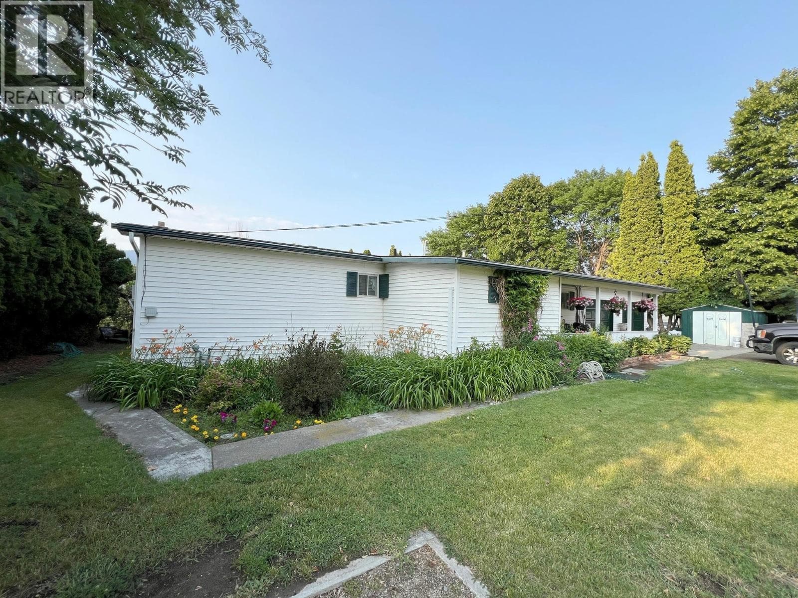 6288 MEADOWLAND CRESCENT NORTH in