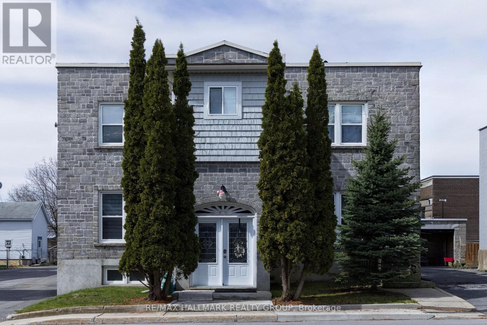 326 AUGUSTUS STREET in