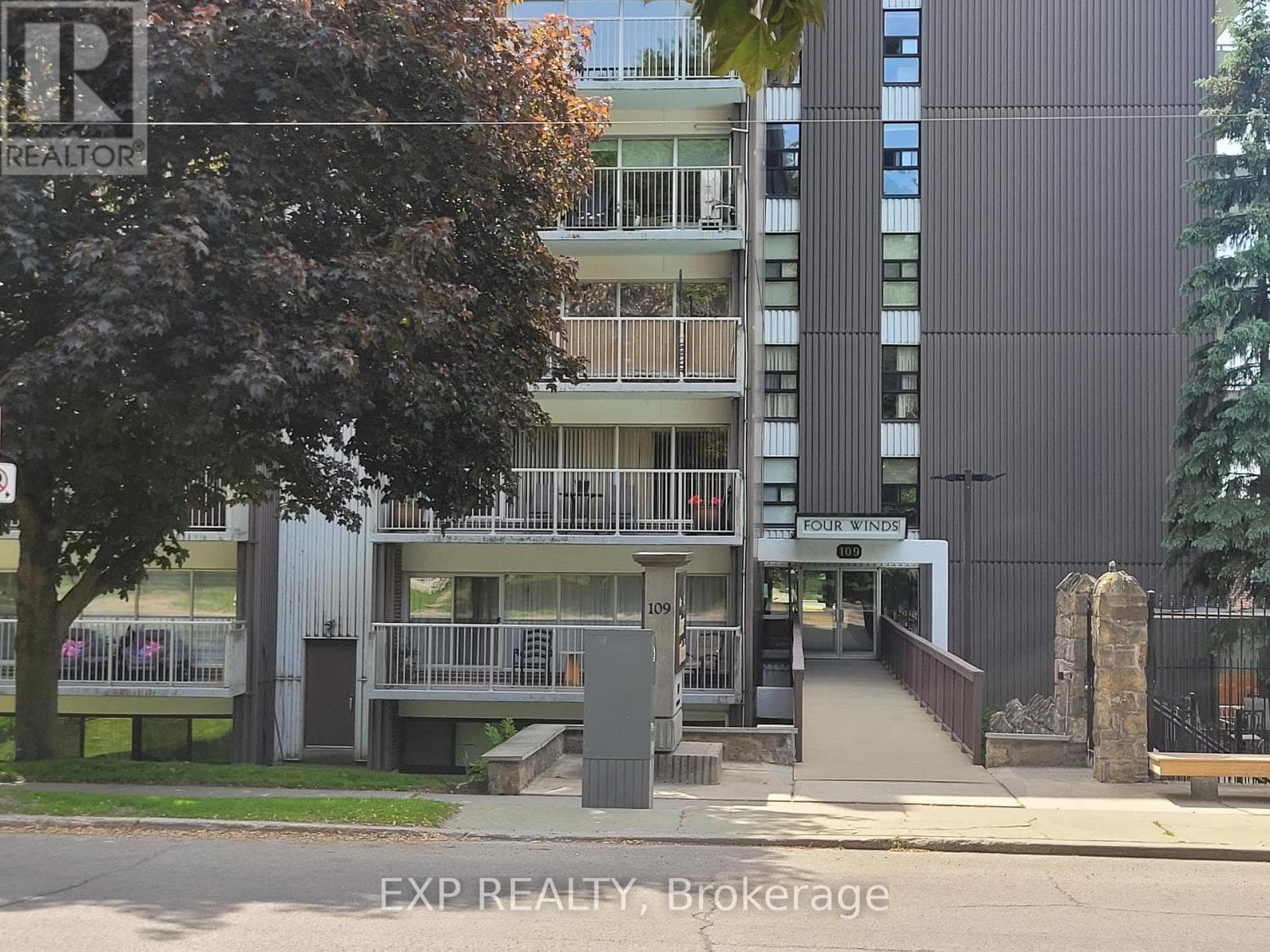 304 - 109 KING STREET E in