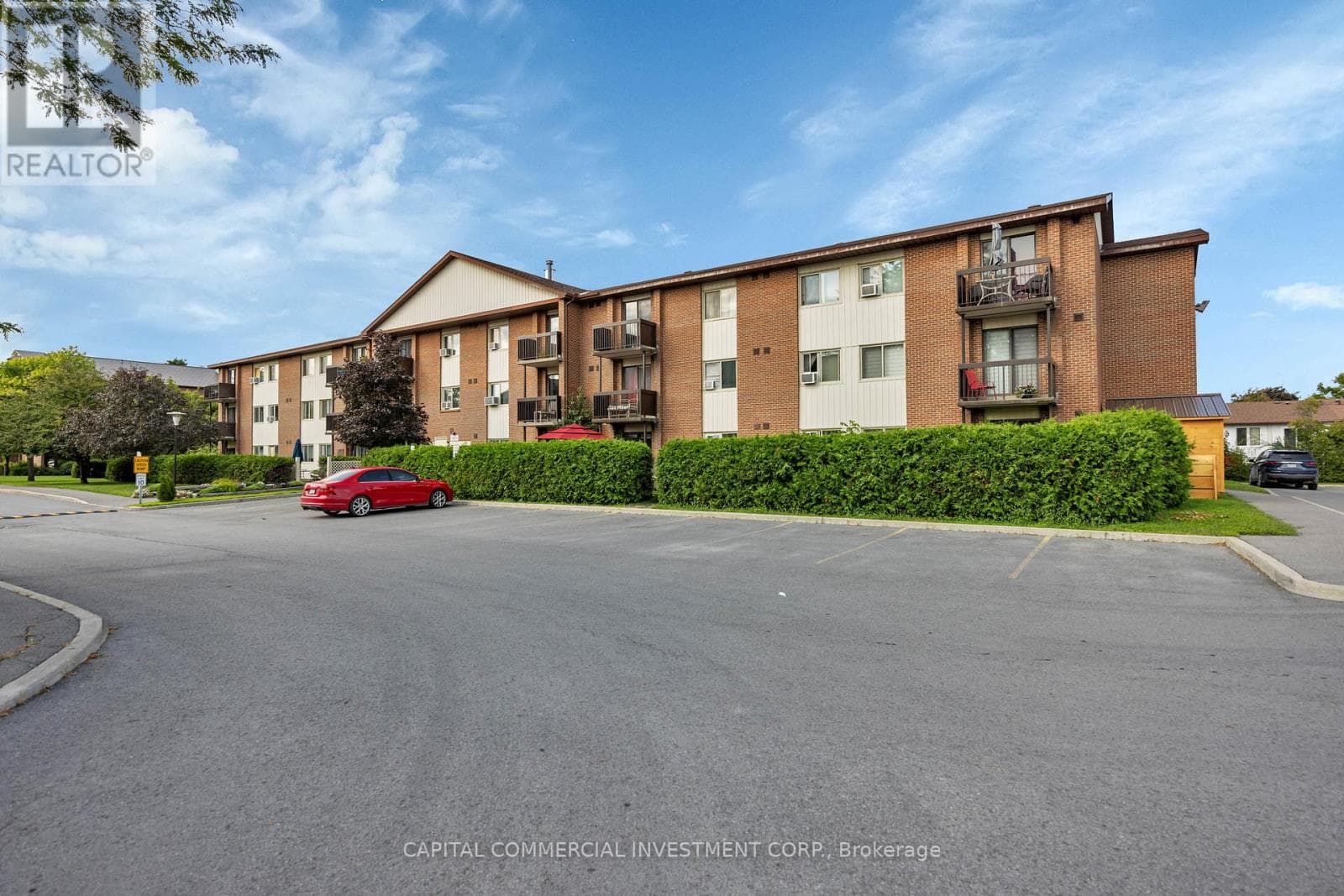 4 ROBERT STREET in