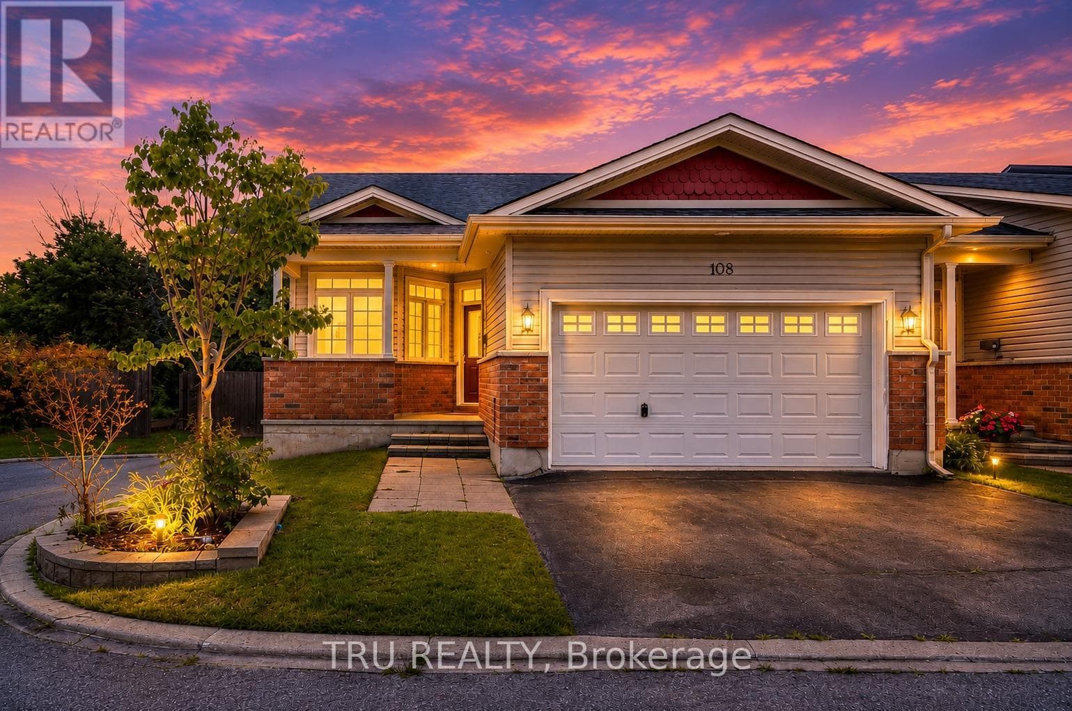 108 VILLAGEVIEW PRIVATE in CARP