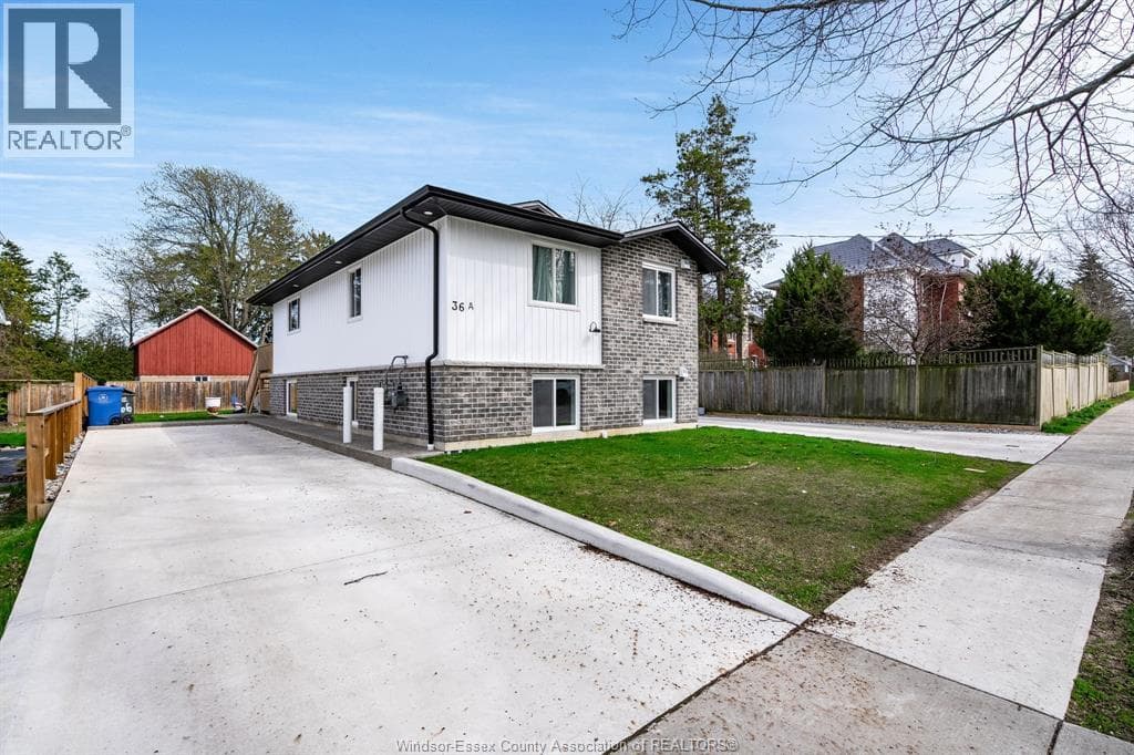 36 Victoria AVENUE South in