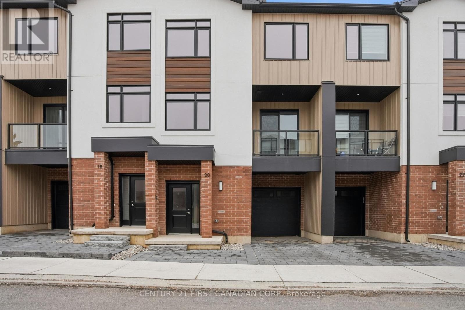 16 - 349 SOUTHDALE ROAD E in White Oaks