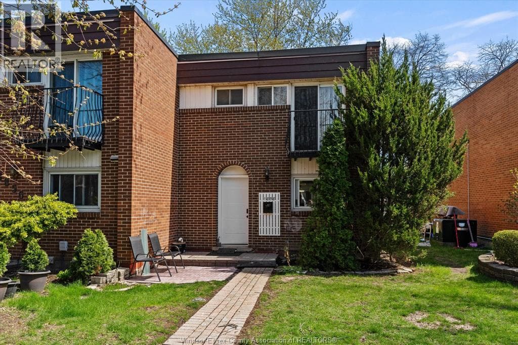1858 EASTGATE ESTATES Unit# 119 in East Windsor