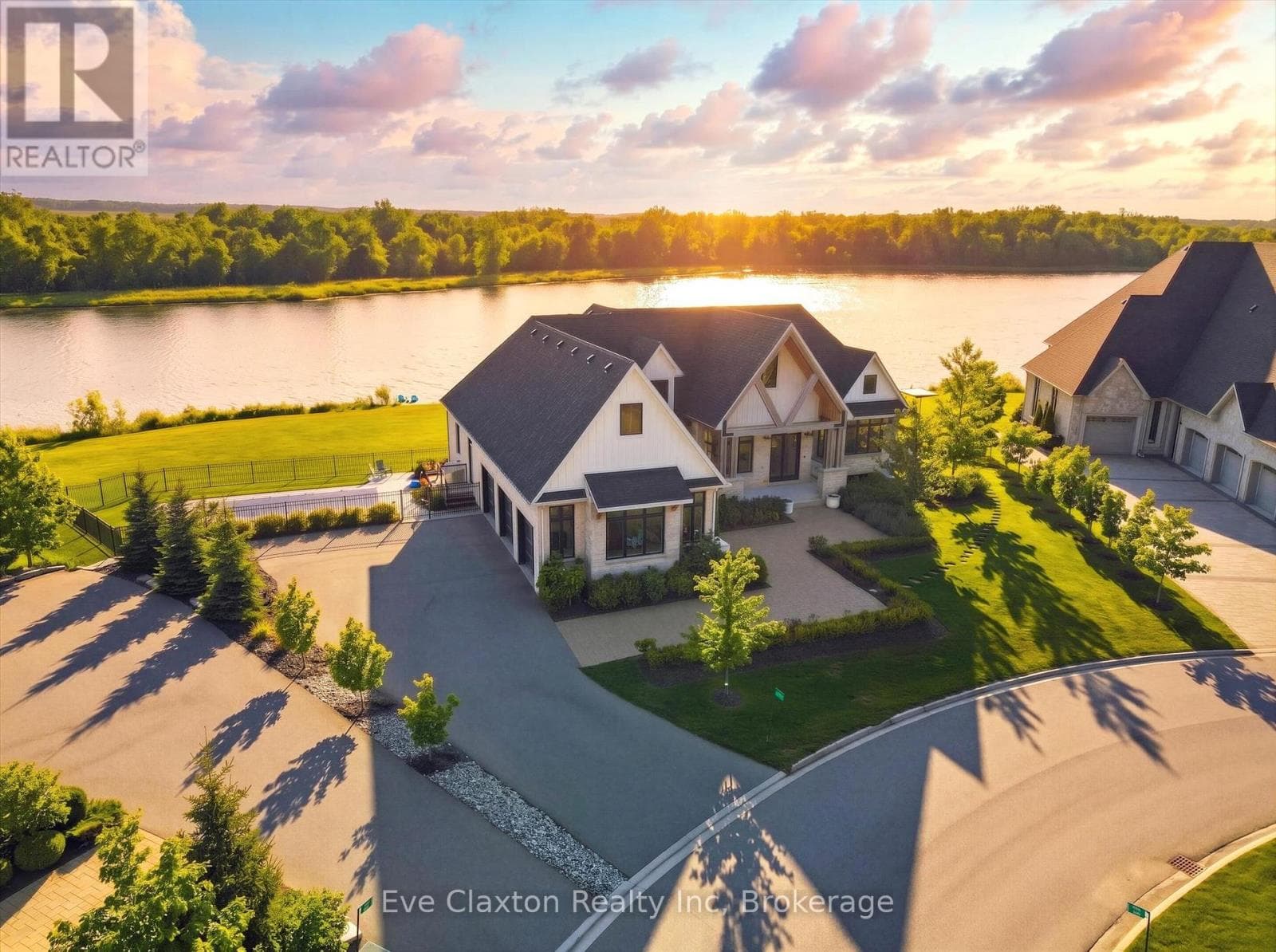 129 HERITAGE LAKE DRIVE in