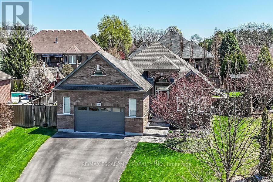 19 LAMPMAN DRIVE in