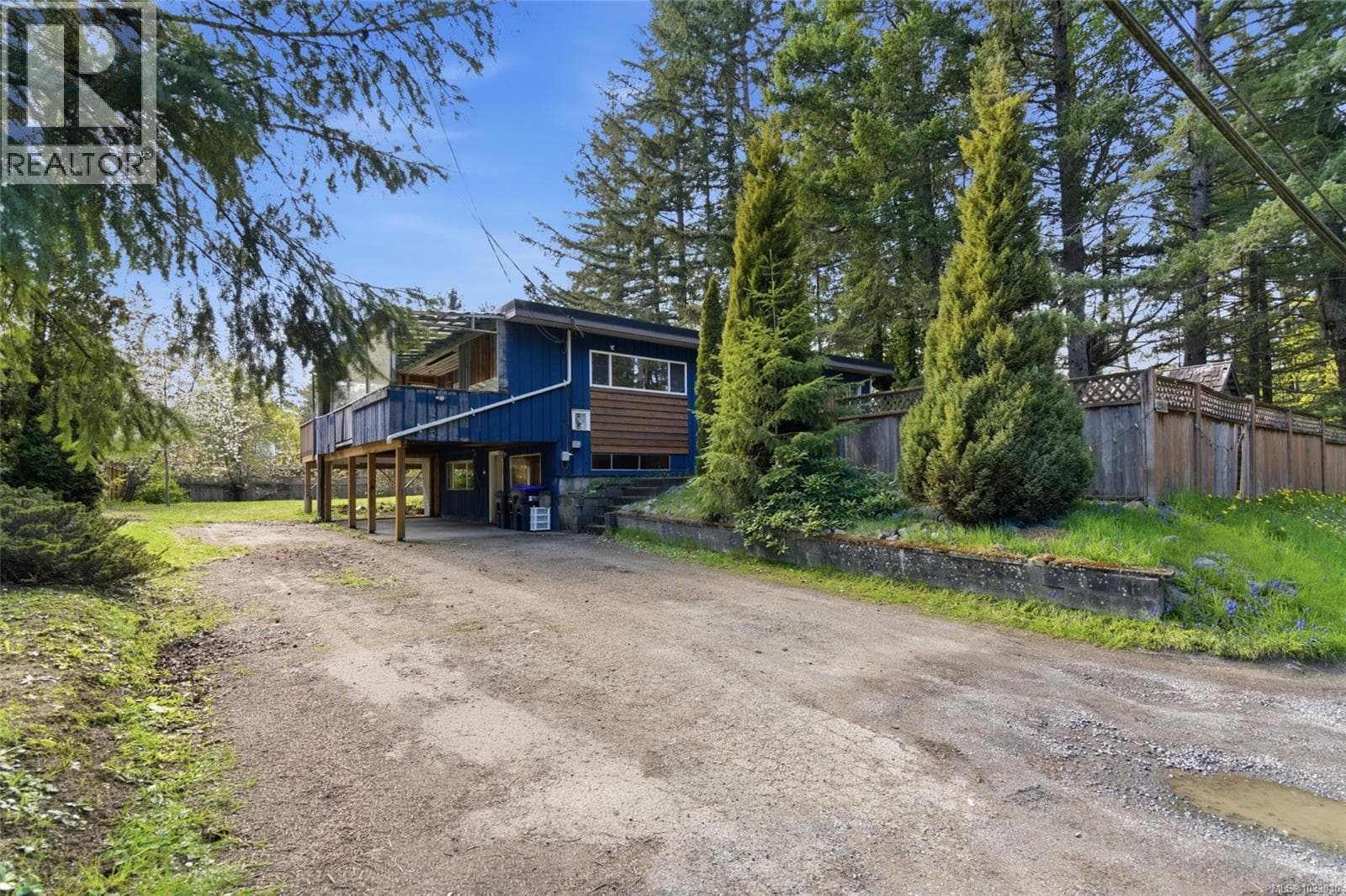1747 Cedar Rd NE in