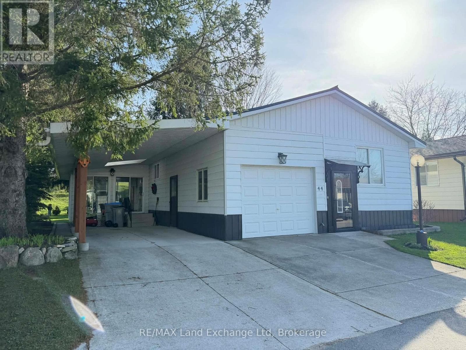 44 BRIARWOOD CRESCENT in
