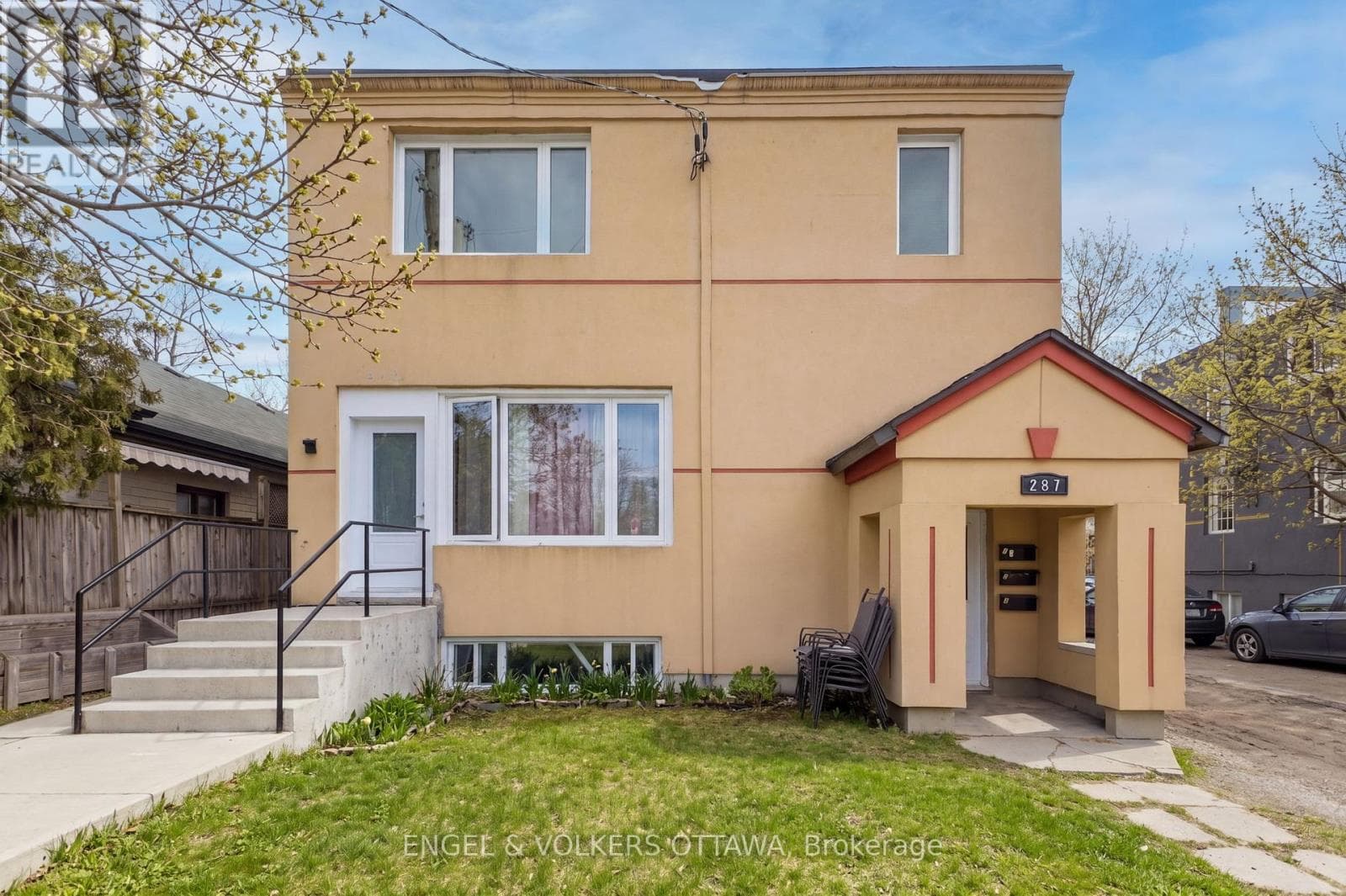 287 ST LAURENT BOULEVARD in MANOR PARK