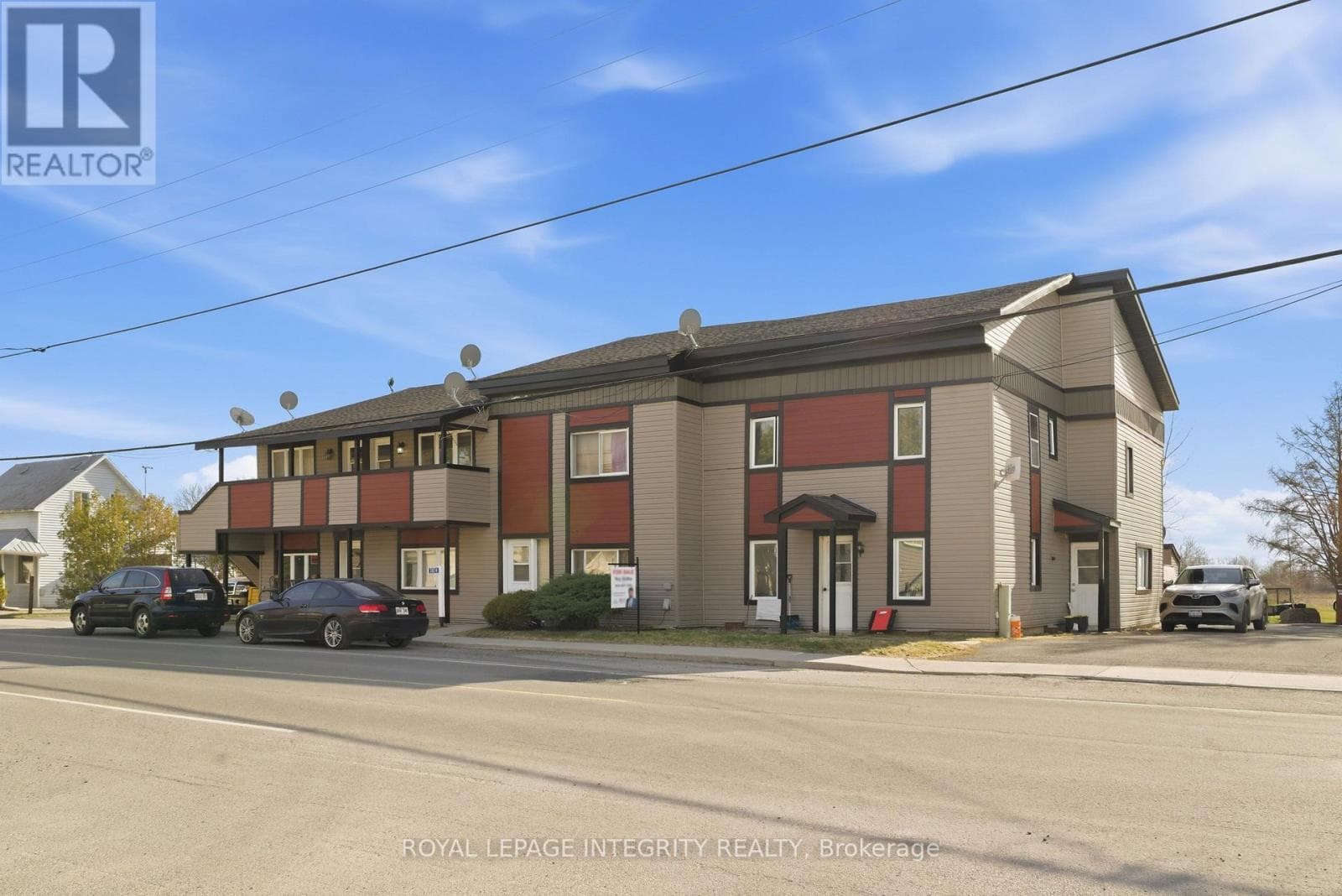 3874 CHAMPLAIN ROAD in