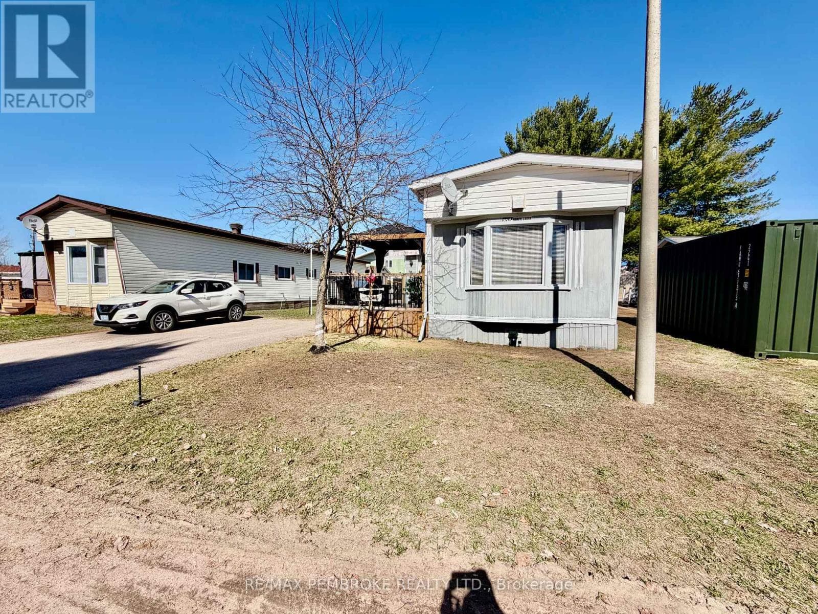 103 PINEHURST ESTATES in