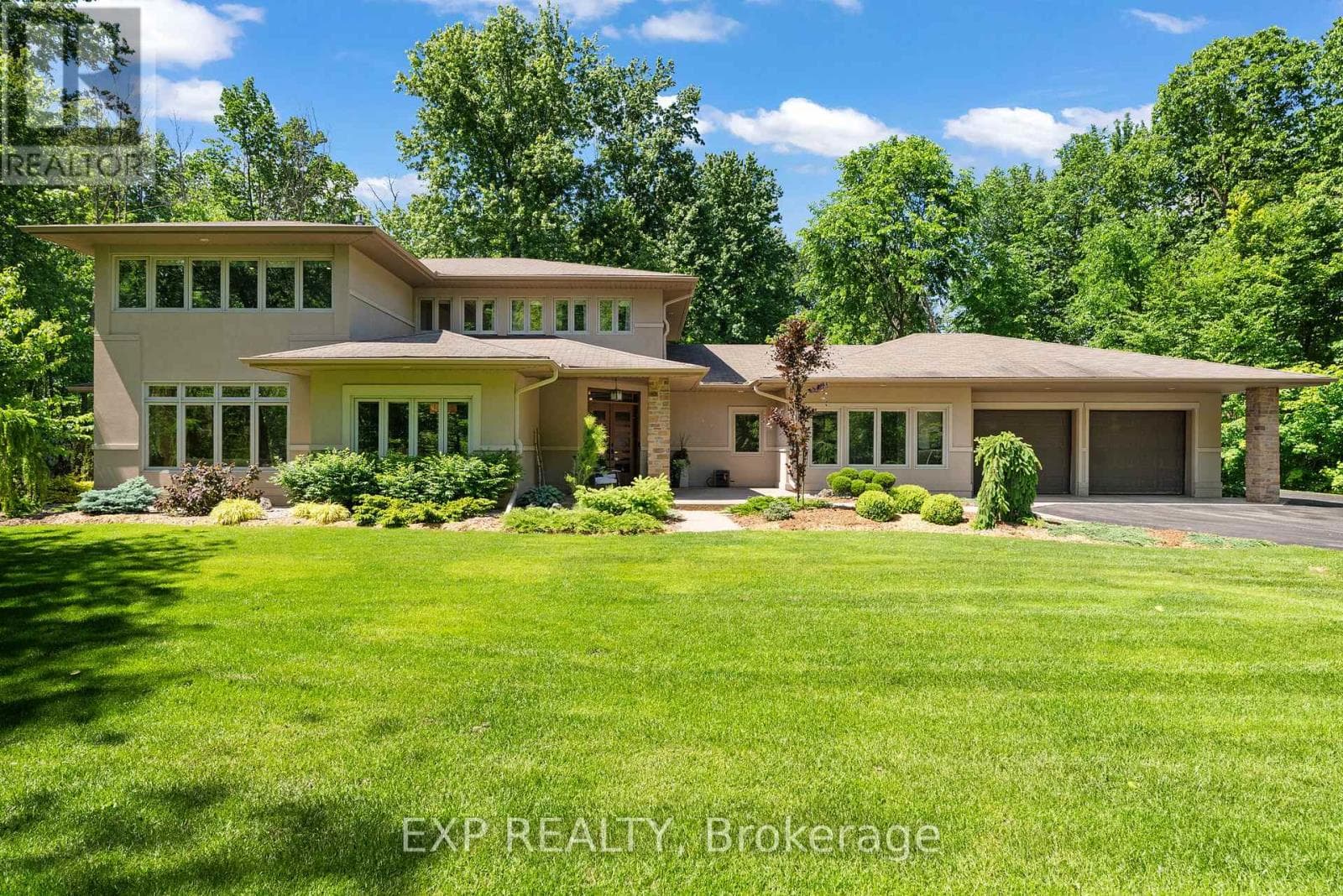 5759 QUEENSCOURT CRESCENT in MANOTICK