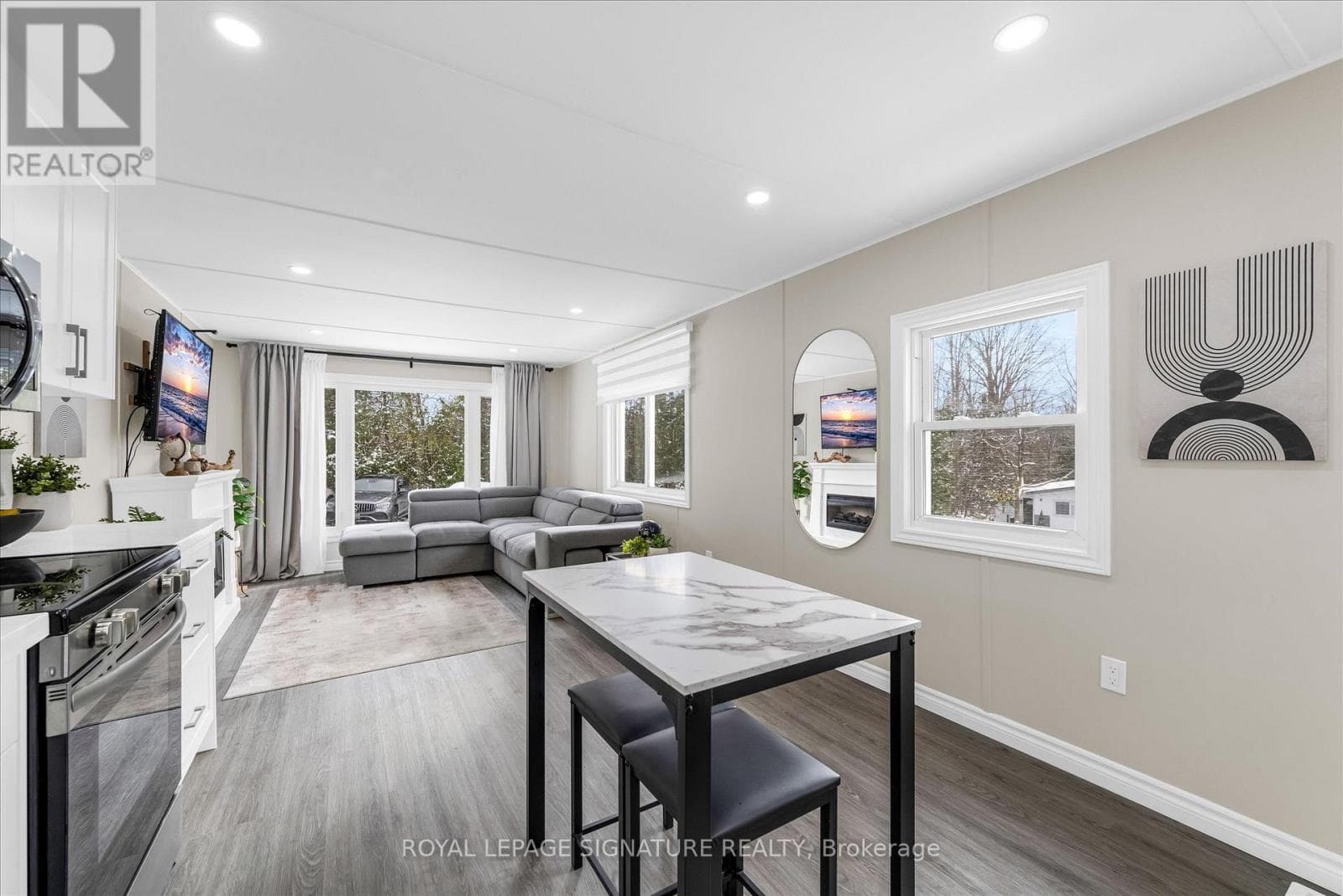 40 HILLSIDE CRESCENT in 1100