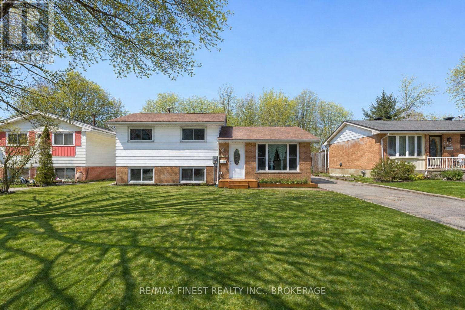 676 LAURIER BOULEVARD in