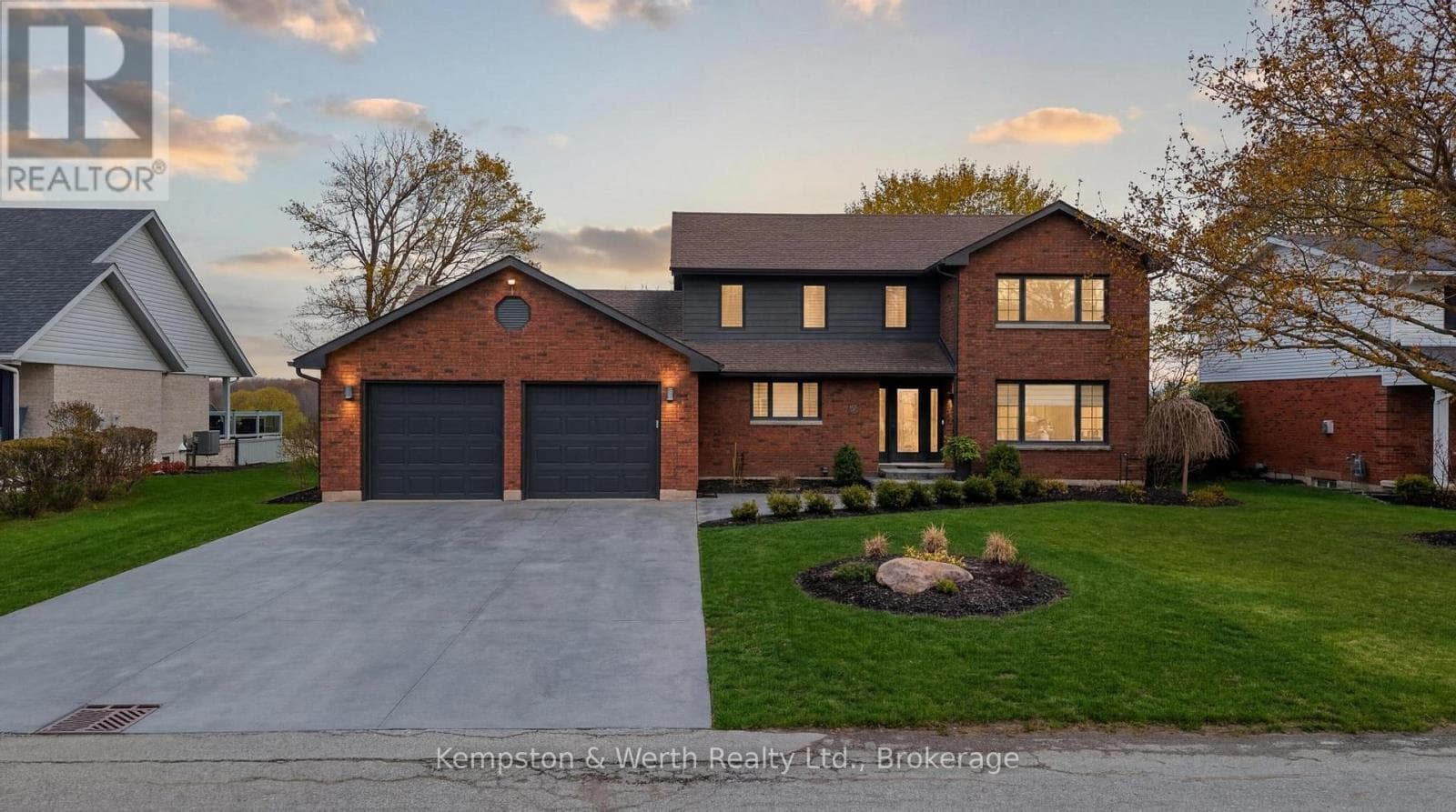890 PERKIN CRESCENT in