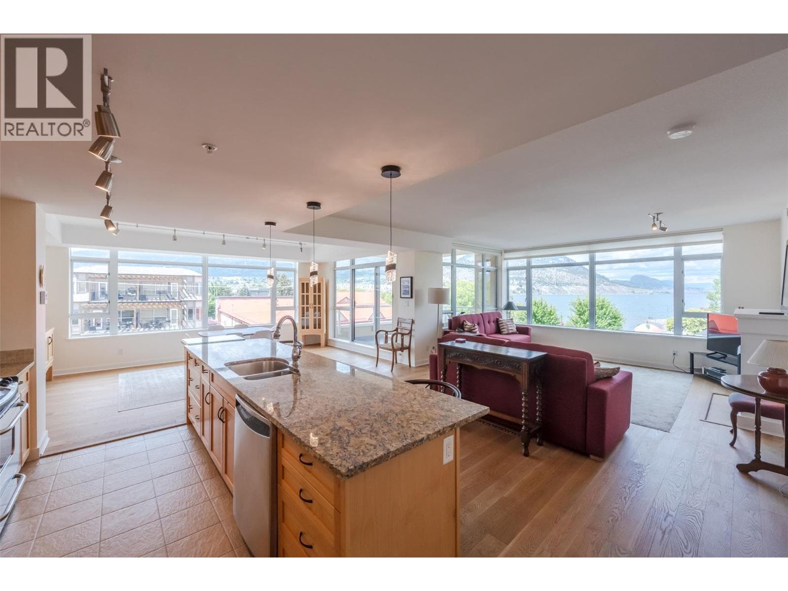 160 LAKESHORE DRIVE WEST UNIT 401 in
