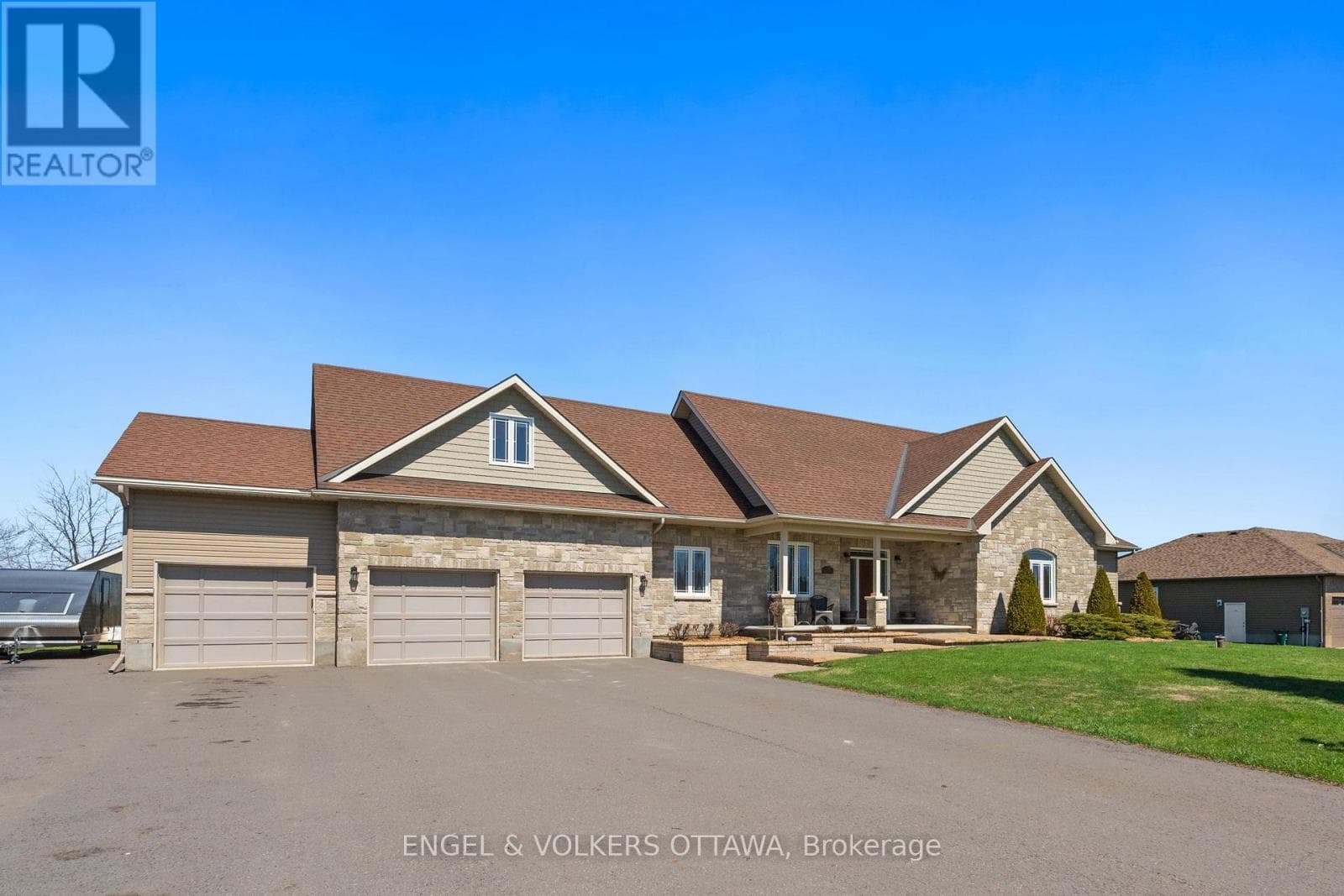 5579 LOMBARDY DRIVE in OSGOODE - VERNON
