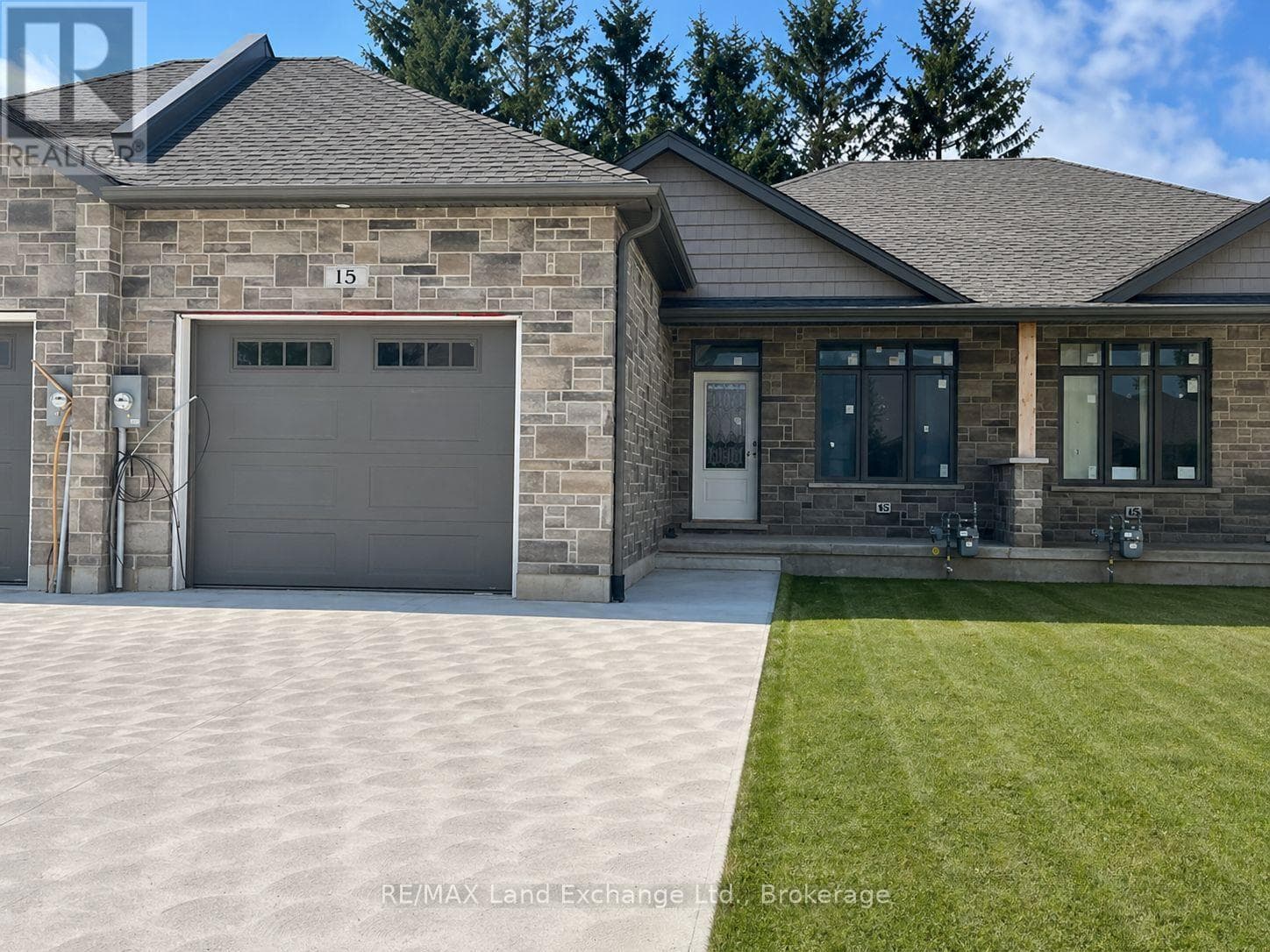 15 NYAH COURT in