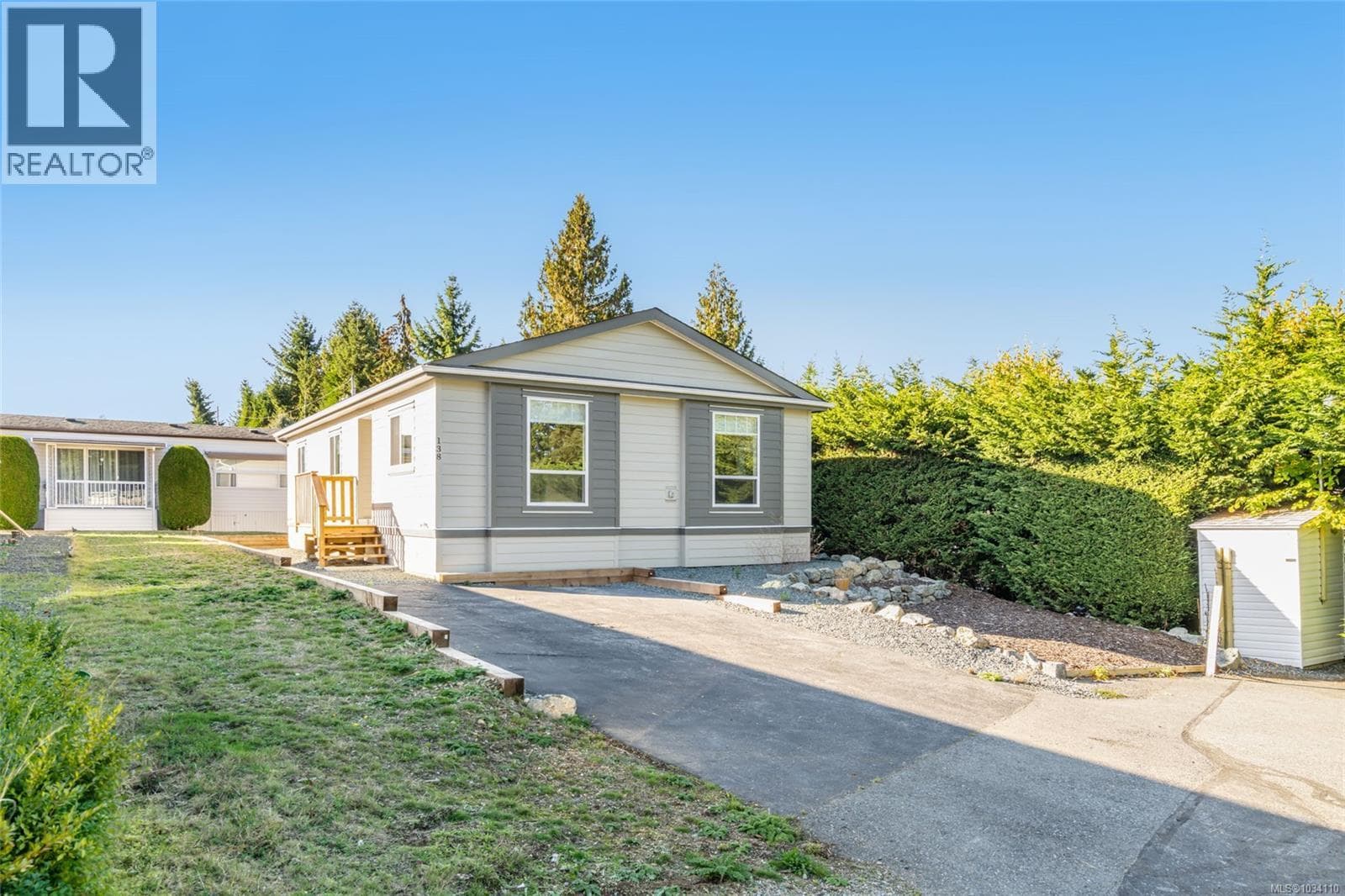 138 6325 Metral Dr in Pleasant Valley