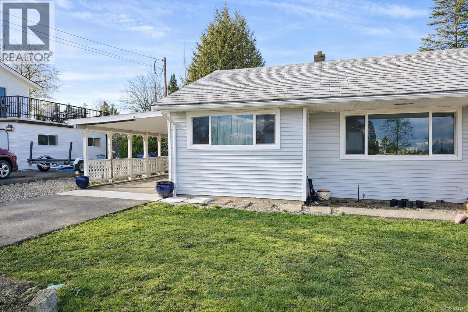 2114 McKenzie Ave in