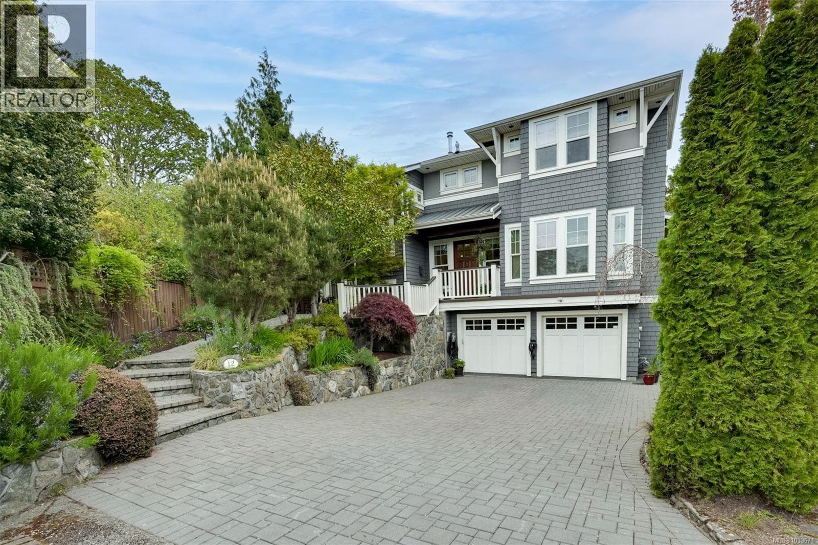 12 BRIAR PLAZA in Fairfield