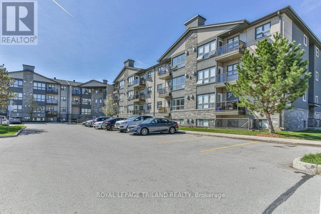 104 - 5 JACKSWAY CRESCENT in Masonville