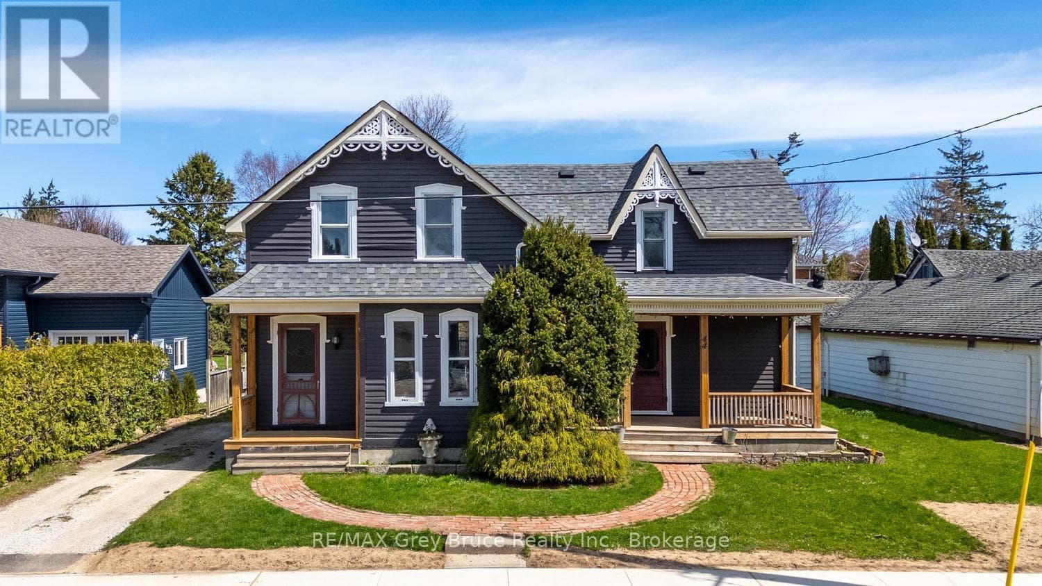 44 ALICE STREET W in