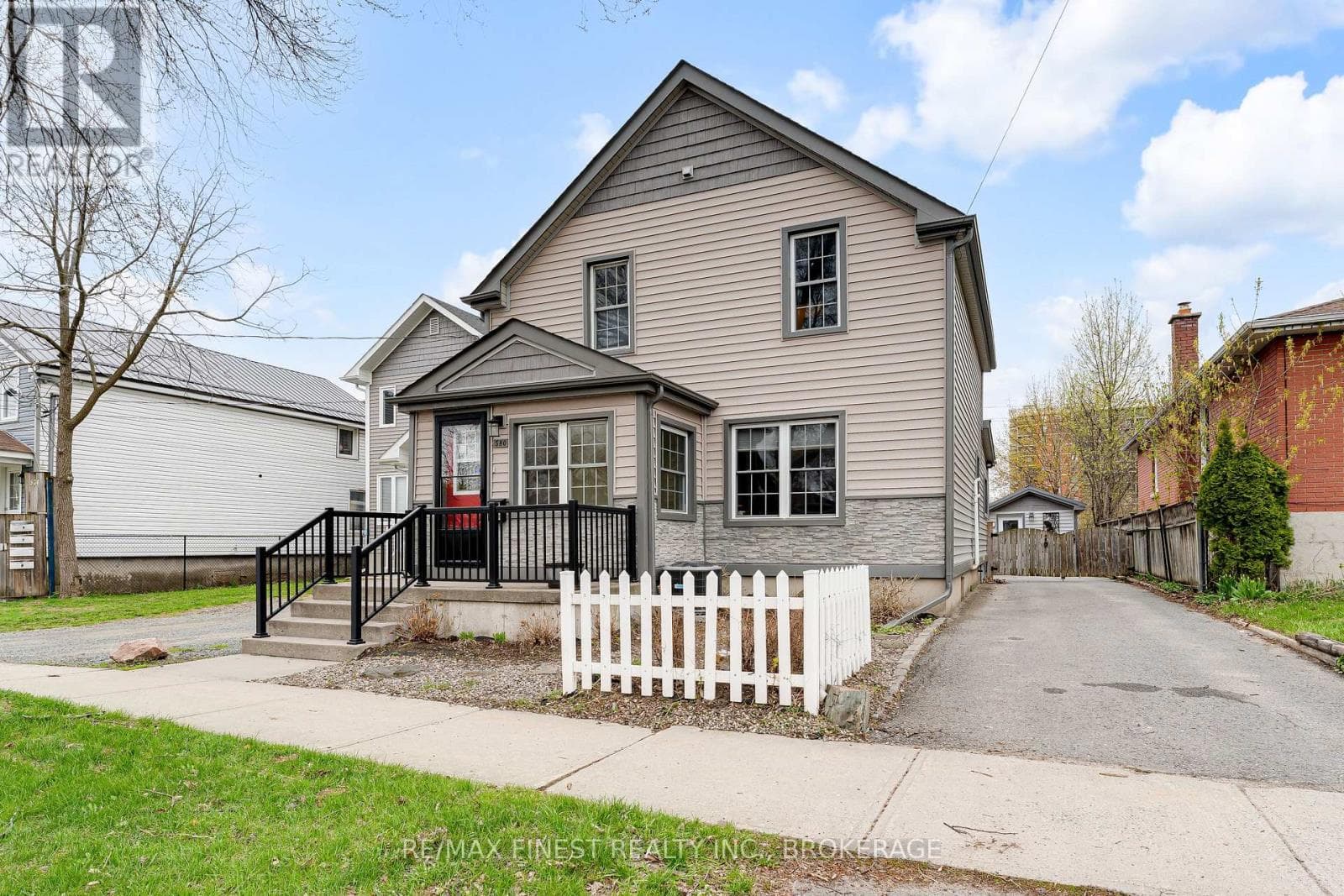 580 MACDONNELL STREET in Kingscourt / Novelis (Alcan)