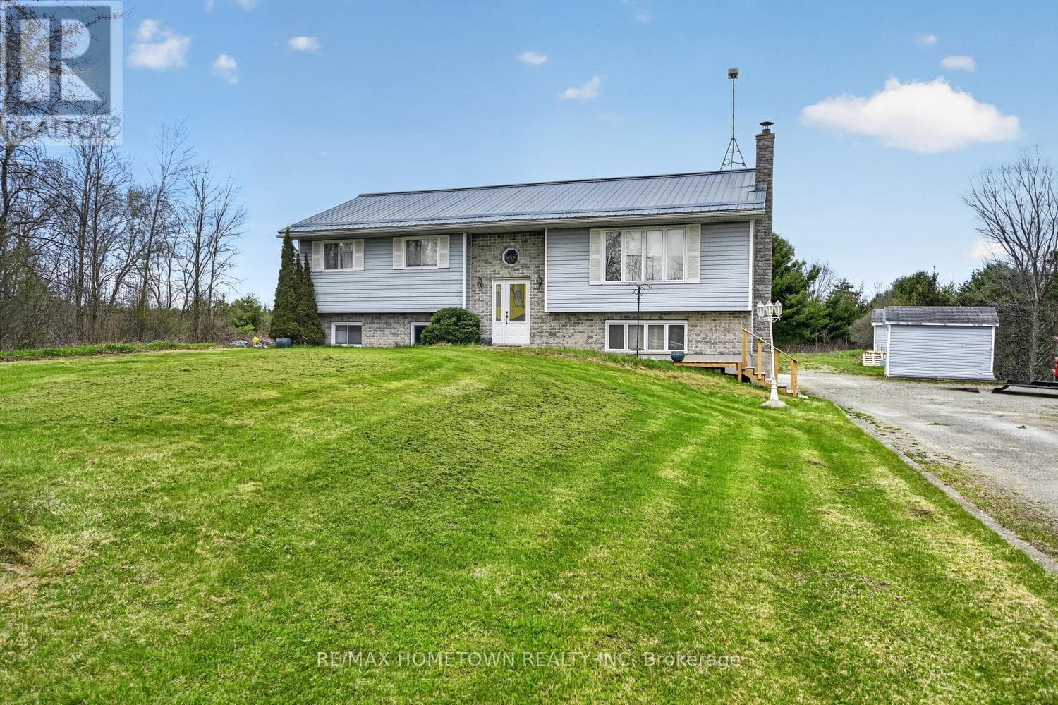 16 GRAHAM LAKE ROAD in