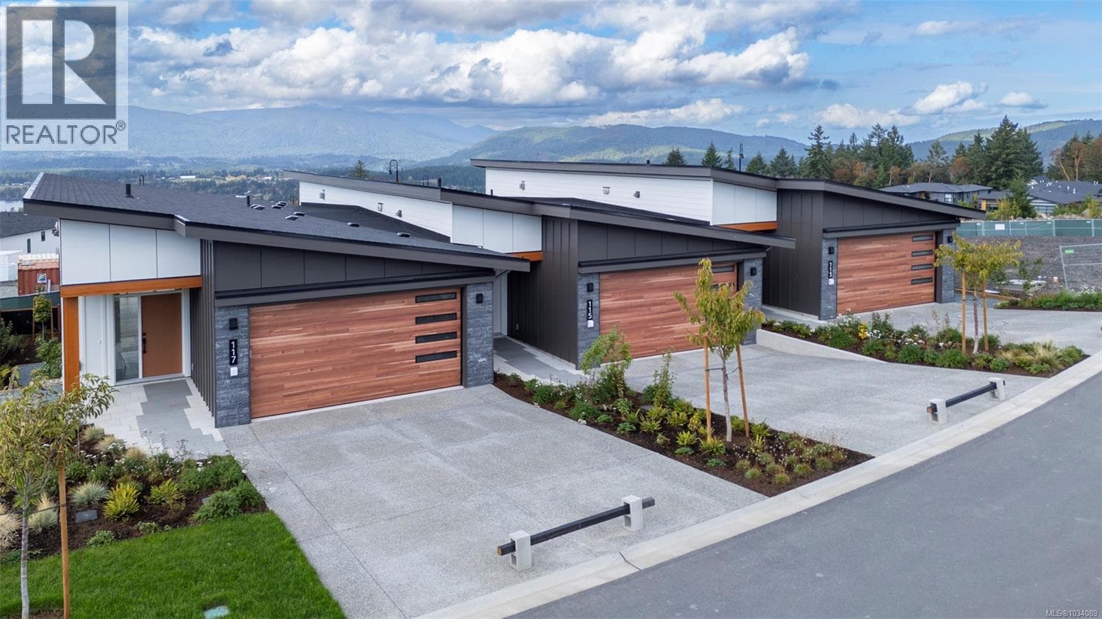 115 3116 Woodrush Dr in