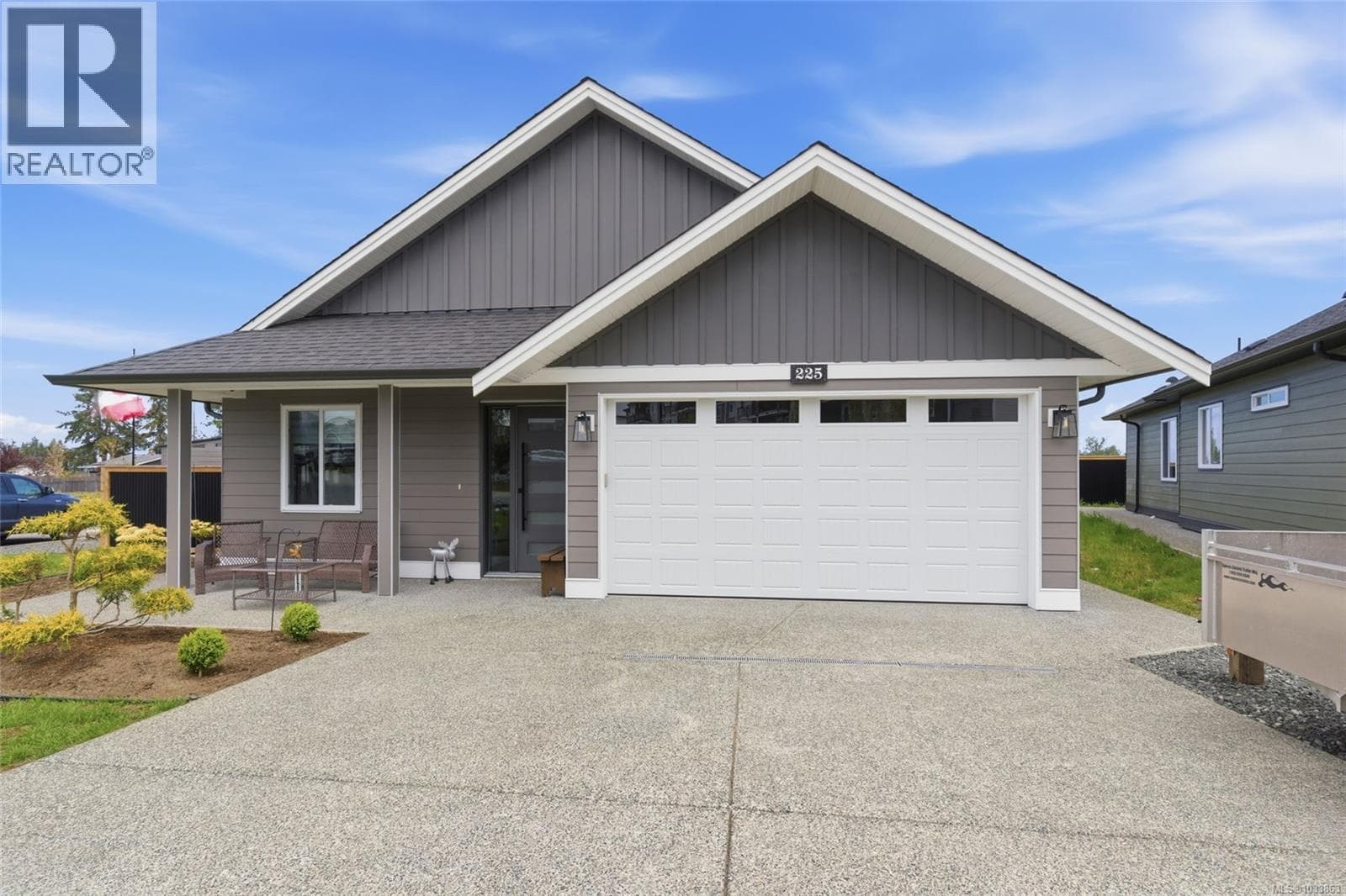 225 DUNBAR WAY in