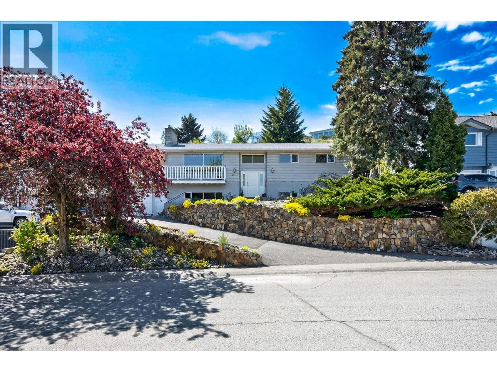 229 GREENSTONE DRIVE in