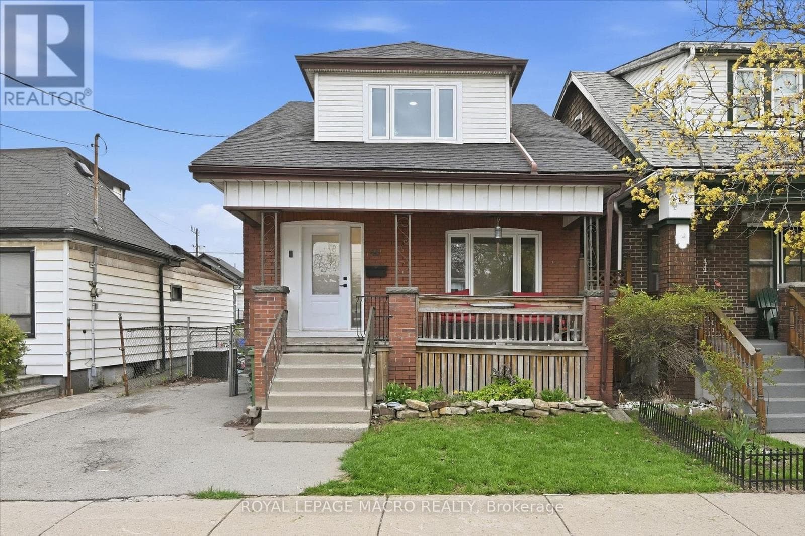 46 MAYFLOWER AVENUE in Crown Point West